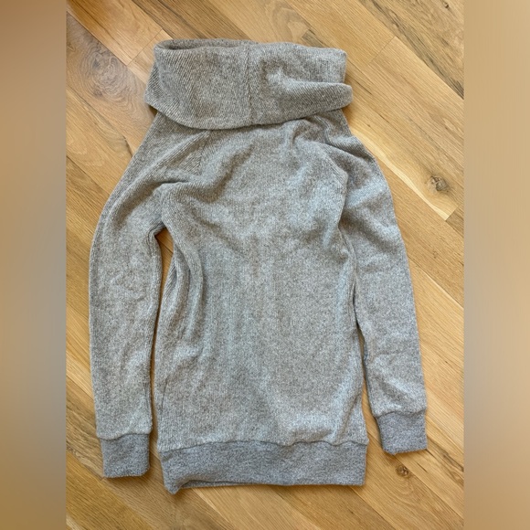 Ingrid & Isabel • Maternity Cowl Neck Tunic Sweater • Grey • Small - Picture 4 of 5